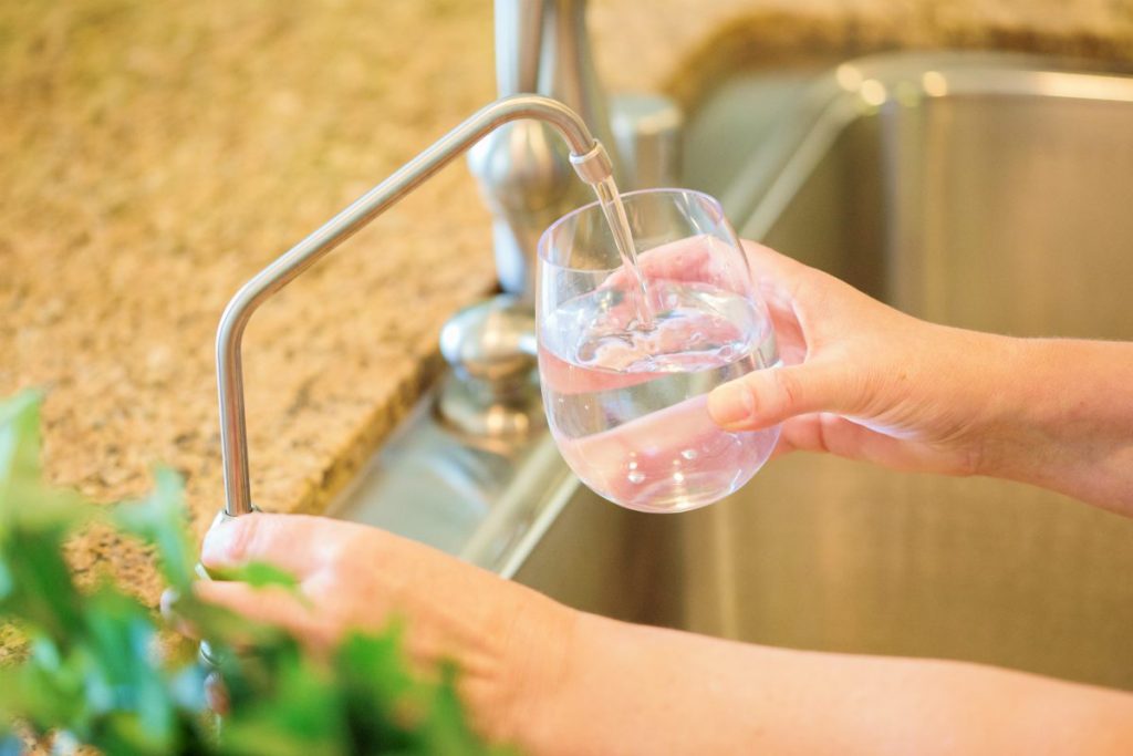 Does Reverse Osmosis Remove Healthy Minerals From Drinking Water?